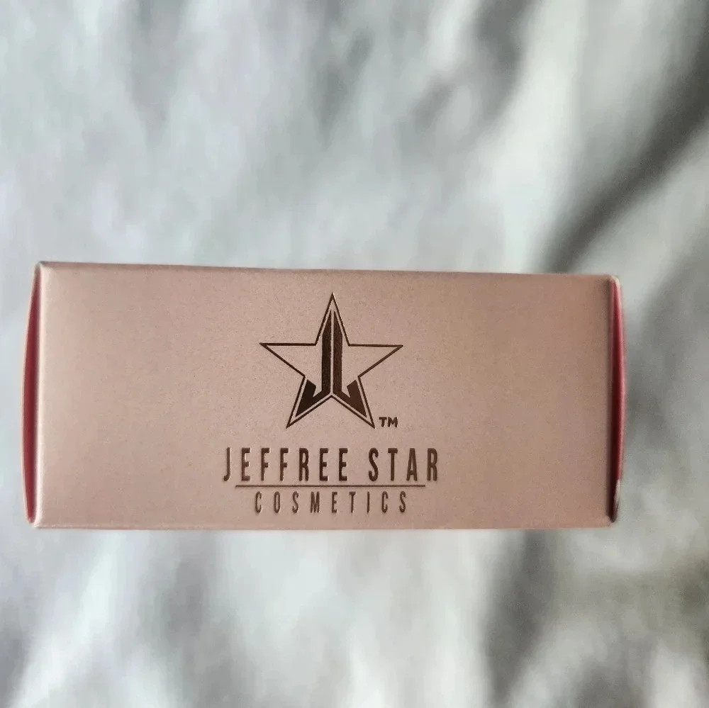 Jeffree Star Magic Star luminous setting powder makeup Suede